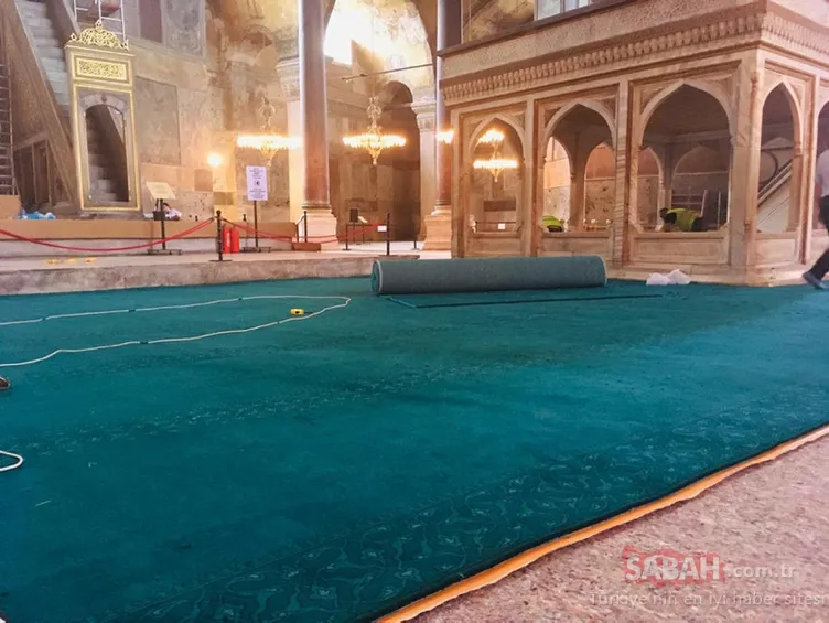 Εικόνες της τελευταίας στιγμής και όλες οι εξελίξεις από την Αγία Σοφία που προετοιμάστηκαν για την προσευχή της Παρασκευής