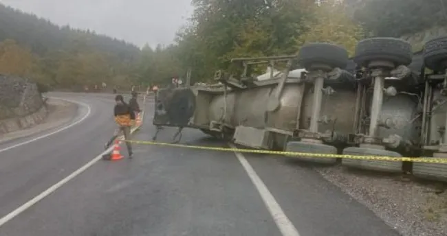 Kahramanmaraş’ta kahreden kaza: Beton mikseri devrildi sürücü öldü… Kahramanmaraş’ta kahreden kaza: Beton mikseri devrildi sürücü öldü…