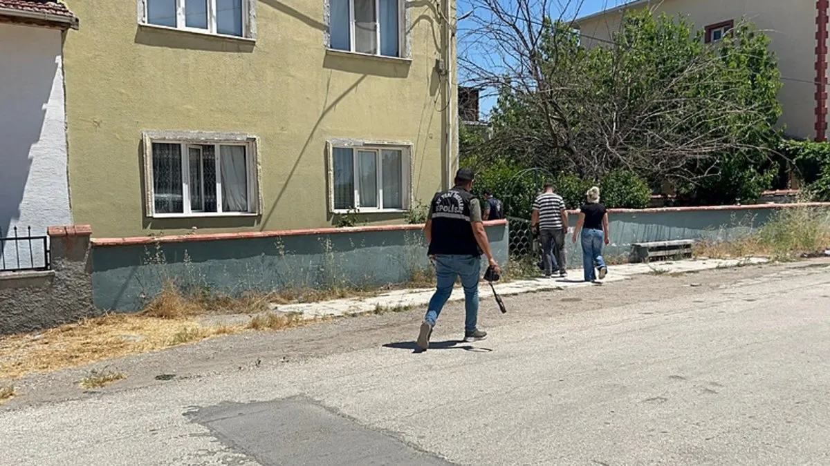 İki çocuk babası adamın gizemli ölümü: Ekipler yatağında o halde buldu!