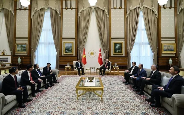 baskan-erdogan-vietnam-basbakani-chinhi-kabul-etti-1701261053956.jpg
