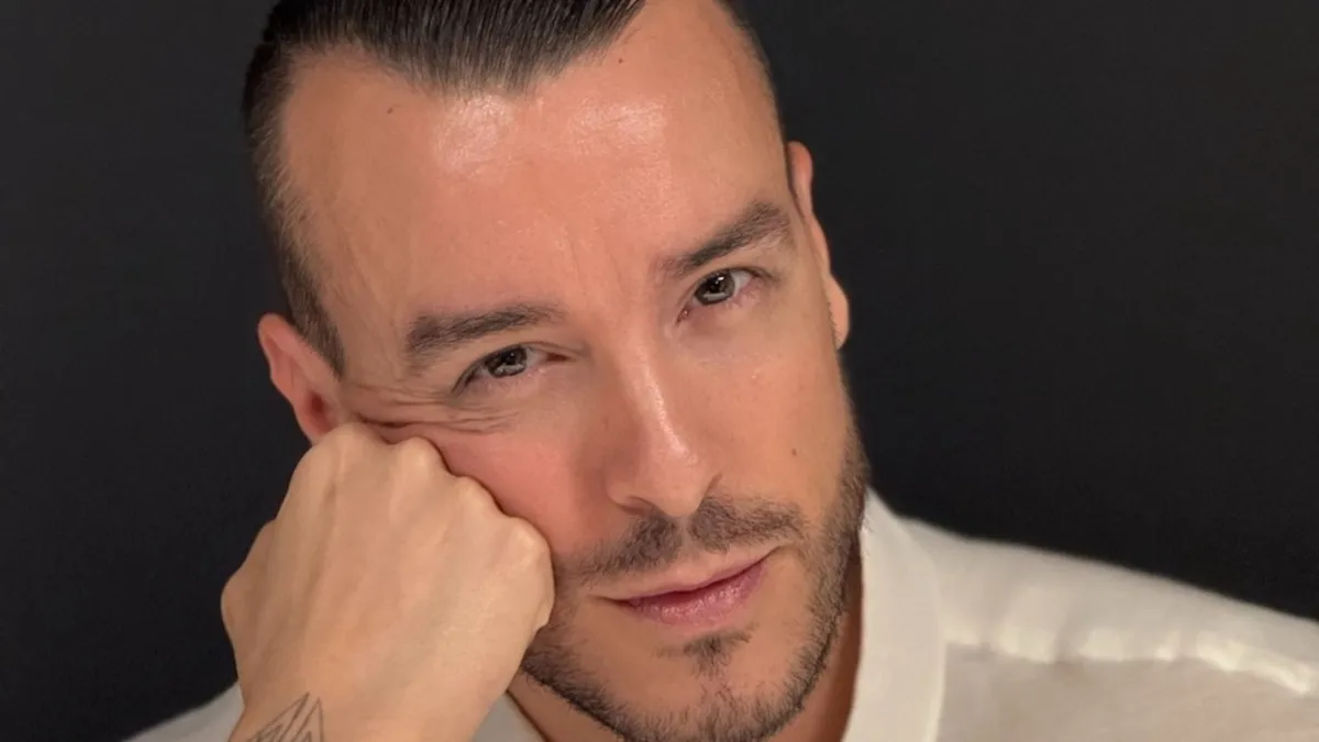 Cem Adrian’dan “Aynı Yağmur Altında”ya özel iki şarkı! Cem Adrian’dan “Aynı Yağmur Altında”ya özel iki şarkı!