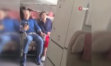 Havada akılalmaz olay! Seyir halindeki yolcu uçağının kapısını açtılar!