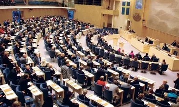 İsveç’te 3 siyasetçi istifa etti