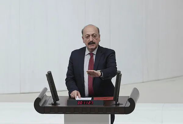 son-dakika-calisma-ve-sosyal-guvenlik-bakani-vedat-bilginden-asgari-ucret-ve-3600-ek-gosterge-aciklamasi-1639250207621.jpg