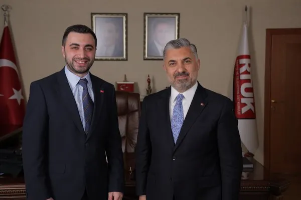 son-dakika-rtuk-baskani-muhalif-gazeteci-ipek-ozbey-ile-fotografi-hakkinda-ilk-kez-konustu-bir-grup-elit-gencl-1744967436307.jpg