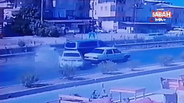 Alkollü sürücü kırmızı ışıkta bekleyen araçların arasına böyle daldı: 1 yaralı | Video