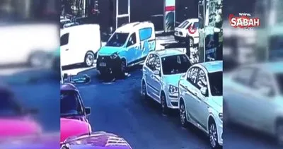 Metrelerce havalandı! Scooter ile aracın çarpıştığı feci kaza kamerada | Video