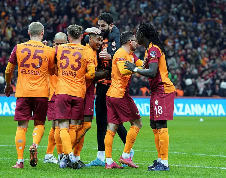 Son dakika: Galatasaray’ın yıldızı için devler kapışacak! Dünya yıldızının yerine düşünülüyor…