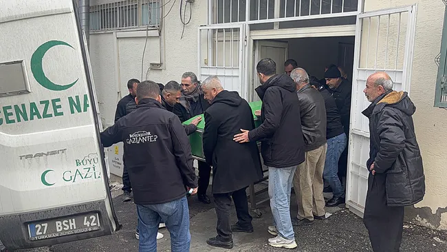 son-dakika-gaziantepte-kahreden-olay-yeni-aldiklari-otomobil-3-kardese-mezar-oldu-o-detay-yurek-yakti-1769678379838.jpeg