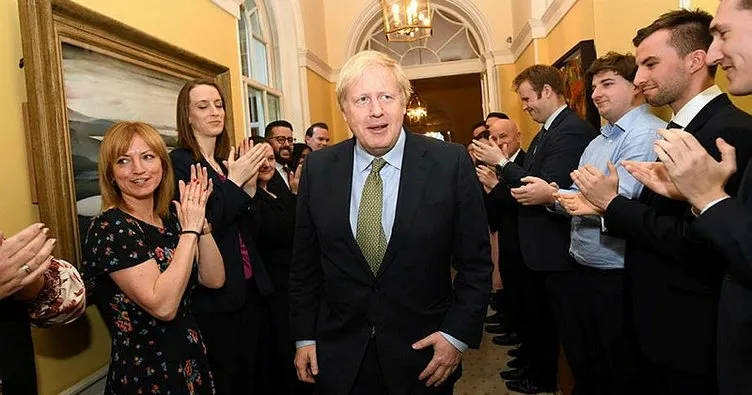 Boris Johnson, Kraliçe’den izni aldı