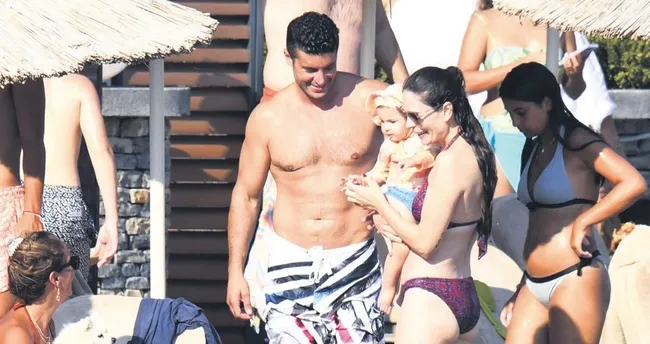 Berk Oktay ile eşi Yıldız Çağrı Atiksoy tatilde!