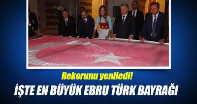 En büyük ebru Türk bayrağı rekorunu yeniledi!
