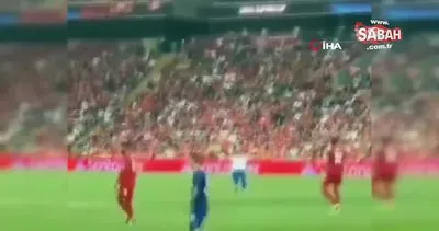 Liverpool - Chelsea maçında sahaya giren Adanalı Youtuber’a tepki!