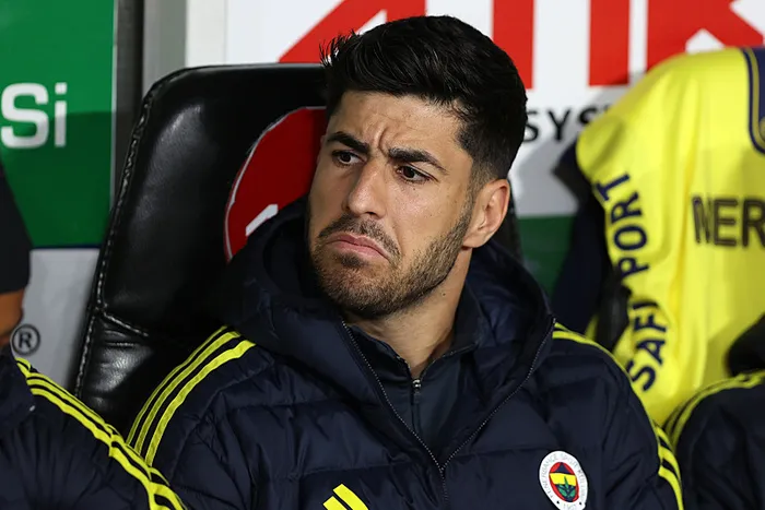 fenerbahcede-son-mac-oncesi-3-sakatlik-birden-1778947184410.jpeg
