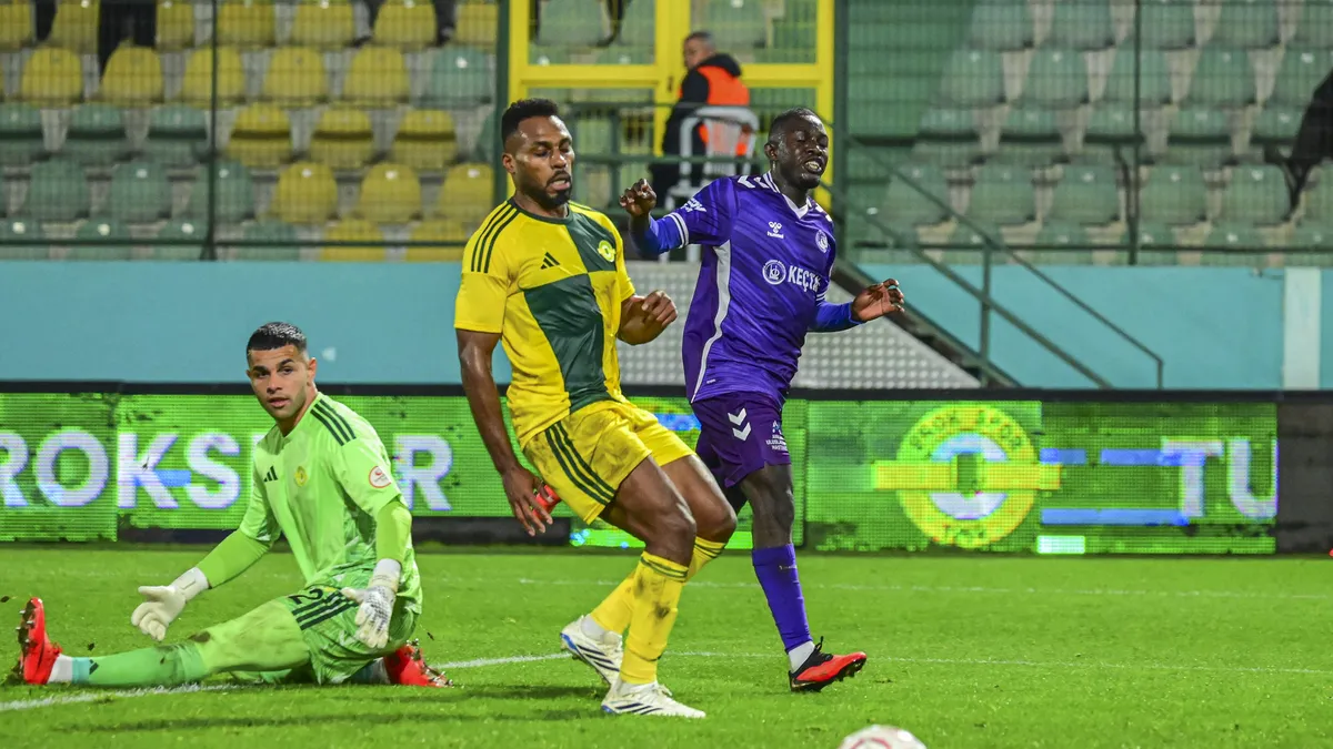 Esenler Erokspor evinde 3 golle kazandı
