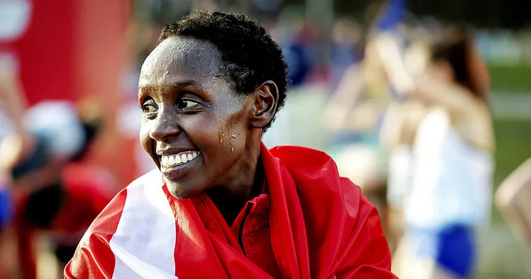 Milli atlet Yasemin Can tarihe geçti