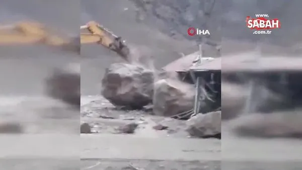 Dev kayalar yeni yerleşim yerindeki evlerin üzerine düştü | Video