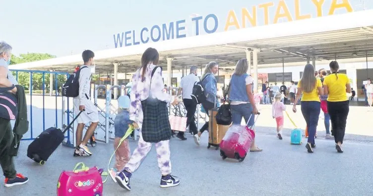 Alman turistler Antalya’yı seçti