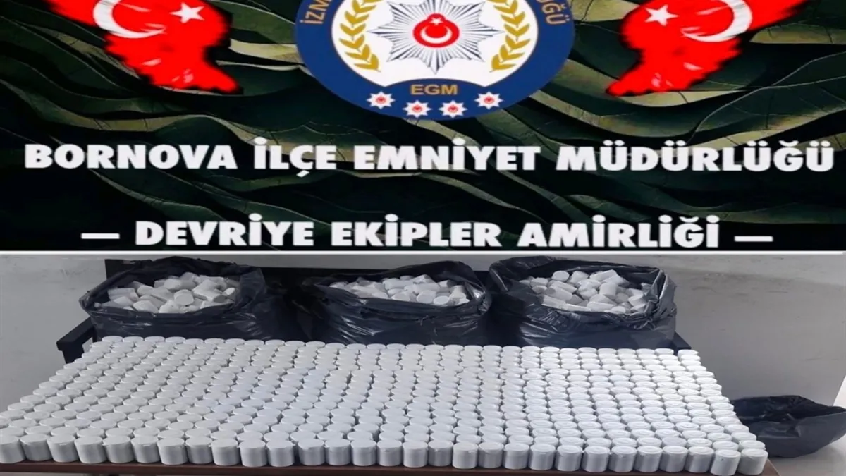 İzmir'de polis operasyonunda ele geçirilen sentetik haplar