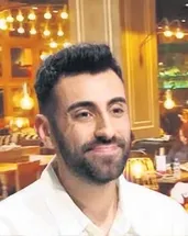 Yemekten çıkan cam dilini kesti! Ünlü şef restoranda kabusu yaşadı