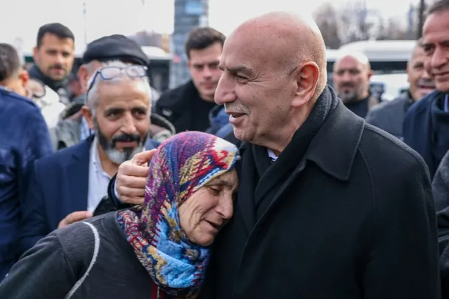 altinok-mansur-yavasin-zerre-serefi-onuru-varsa-istifa-eder-1711468563801.jpg Altınok: Mansur Yavaş'ın zerre şerefi onuru varsa istifa eder
