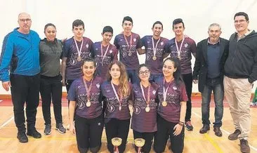 Yakın Doğu Koleji’nin badminton gururu