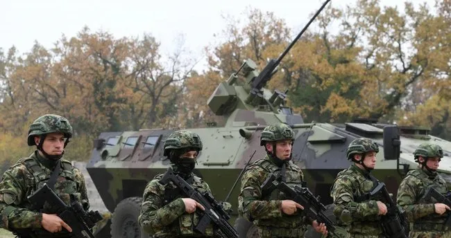 ABD, Sırbistan’ın Kosova sınırından askerlerini çekmeye başladığını bildirdi ABD, Sırbistan’ın Kosova sınırından askerlerini çekmeye başladığını bildirdi