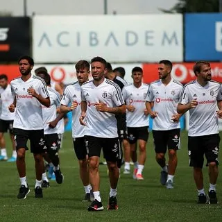 Son dakika: Beşiktaş'ta 3 futbolcu Bratislava'ya götürülmüyor