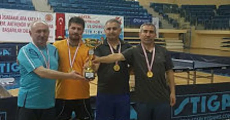 Masa tenisinde rakip tanımıyorlar