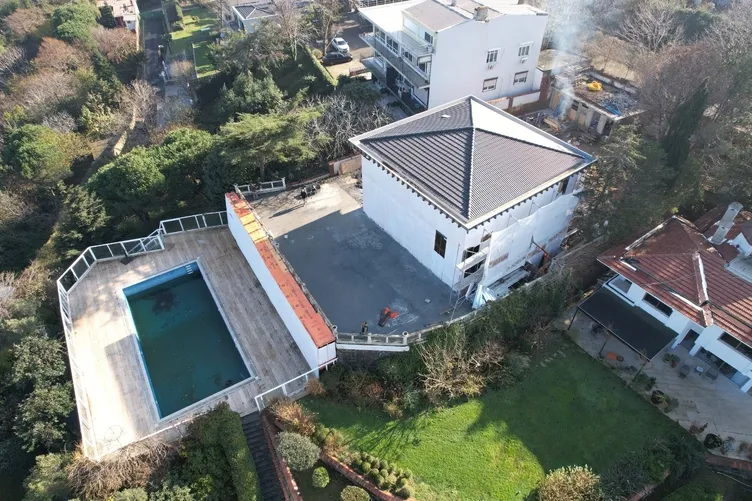 HALK TV'nin patronu Cafer Mahiroğlu devlete meydan okuyor! Çifte suç duyurusuna rağmen kaçağa devam