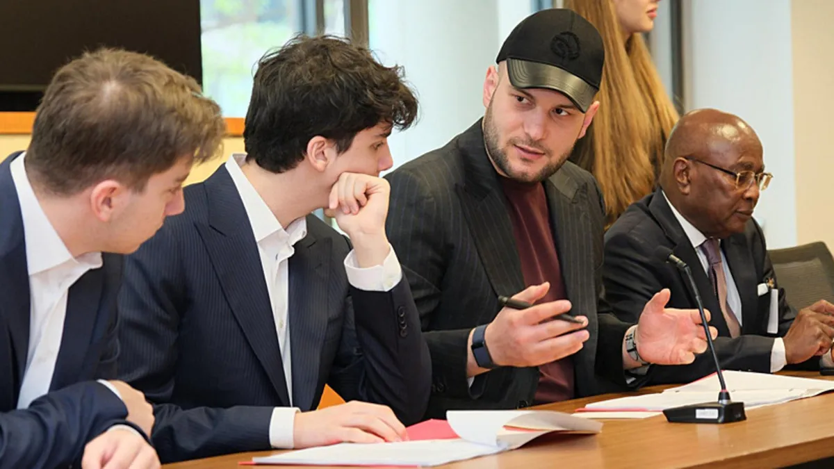 Sıfır Atık Vakfı Başkanı Samed Ağırbaş ABD’de temaslarda bulundu! “Sıfır Atık uluslararası bir çevre hareketine dönüştü” Sıfır Atık Vakfı Başkanı Samed Ağırbaş ABD’de temaslarda bulundu! “Sıfır Atık uluslararası bir çevre hareketine dönüştü”