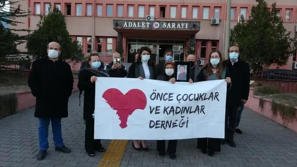 son-dakika-bosandigi-esini-silahla-oldurdu-mahkemedeki-ifadesi-pes-dedirtti-1614112633564.jpg