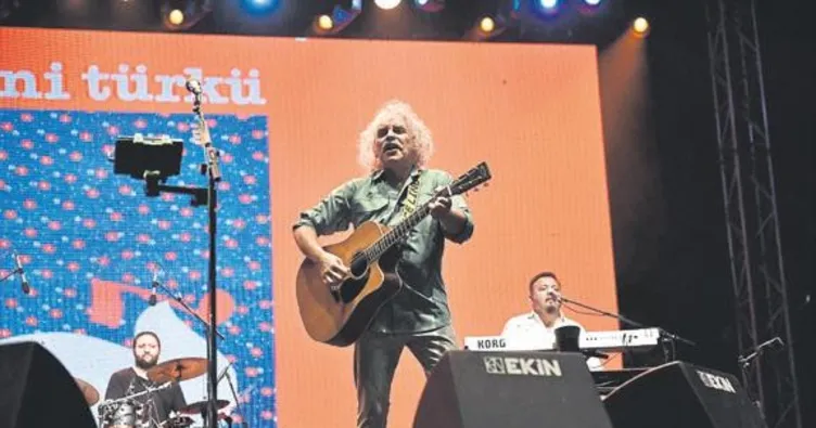 İzmir’de Yeni Türkü rüzgarı