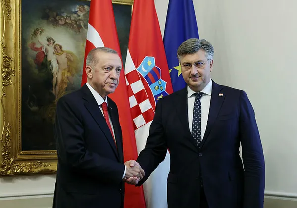 son-dakika-baskan-erdogan-gazetecilerin-sorularini-yanitladi-yunanistana-sert-tepki-biz-anladiklari-dilden-kon-1662714053274.jpg Son dakika: Başkan Erdoğan, gazetecilerin sorularını yanıtladı! Yunanistan'a sert tepki: Biz anladıkları dilden konuşuyoruz