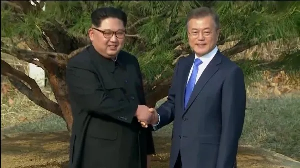 Kore liderleri barış için ağaç dikti