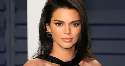 Ünlü model Kendall Jenner değişimi ile hayranlarını şoka uğrattı! Kendall Jenner sarışın oldu...