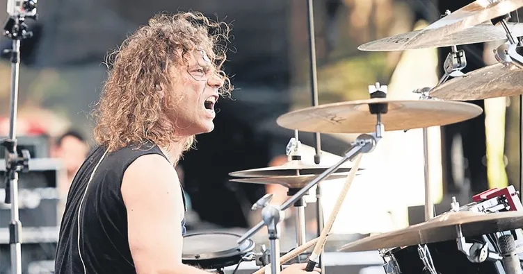 Köpekler başını yaktı