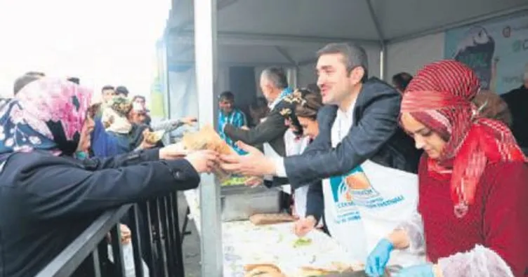 Çekmeköy’de 10 ton hamsi dağıtıldı