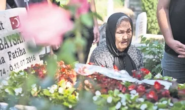 Millet şehitlerine koştu