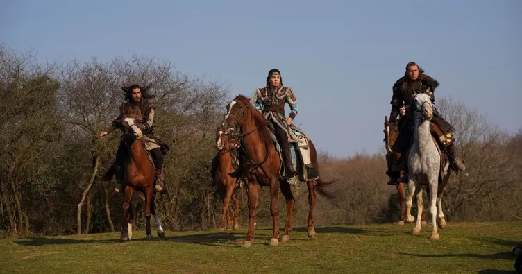 Batuga ve Akkız hanlığa yürüyor