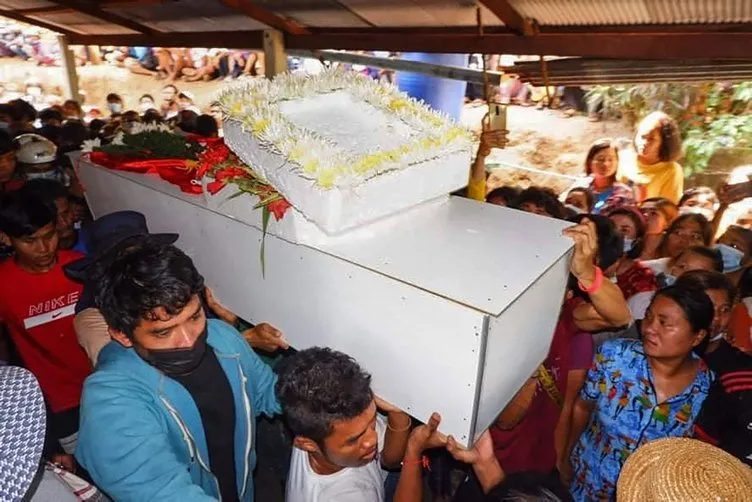 Myanmar’da ordu tarafından katledilenlere cenaze töreni düzenlendi