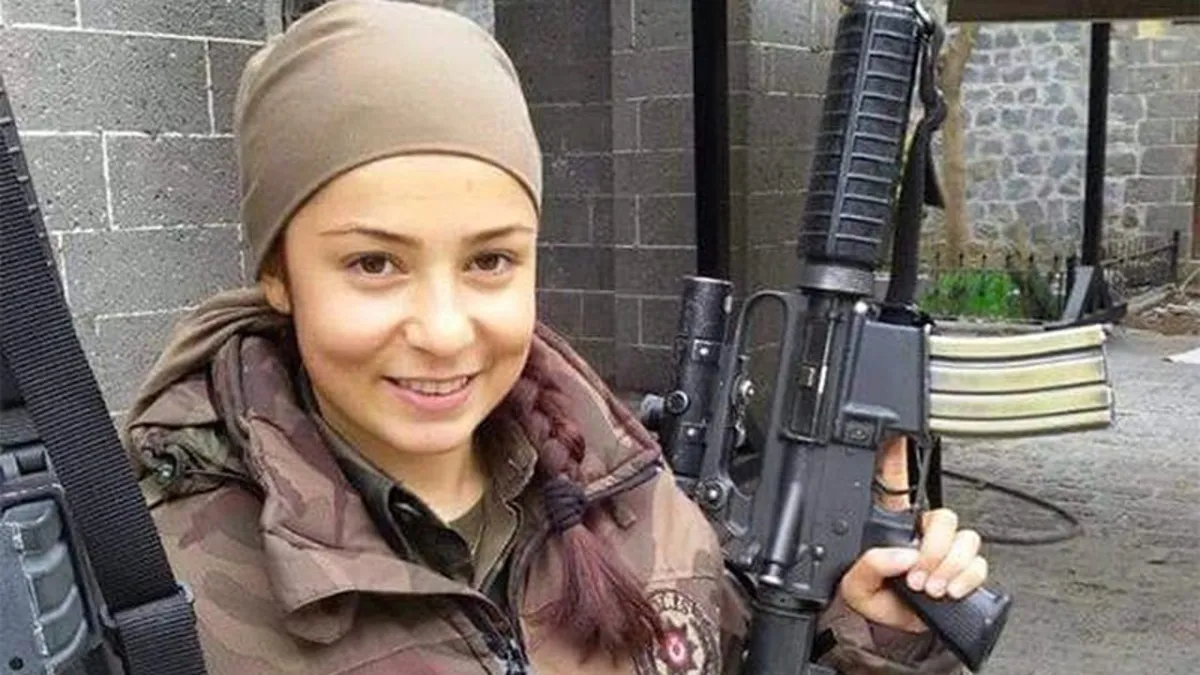 15 Temmuz şehidi Özel Harekât Polisi Gülşah Güler'in Kırıkhan'daki baba evinde bulunan odası.