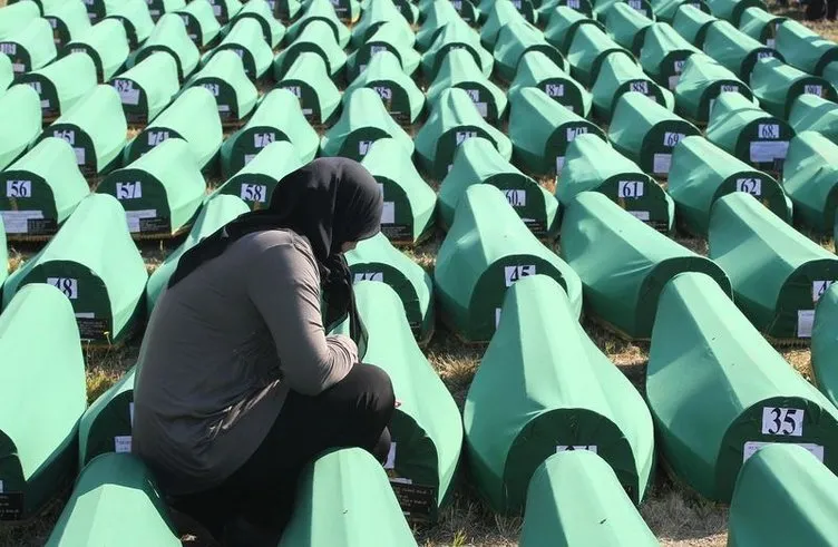 Srebrenitsa soykırımının 17. yıl dönümü