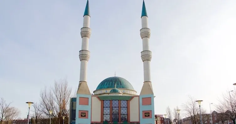 Hollandadaki Müslümanlardan cami saldırılarına karşı güvenlik talebi 83