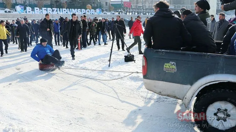 Erzurum'da karda lastik raftingi keyfi. İlk denemeyi Vali yaptı