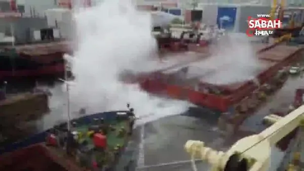 İstanbul Tuzla'da vinç devrilirken yaşanan panik kamerada