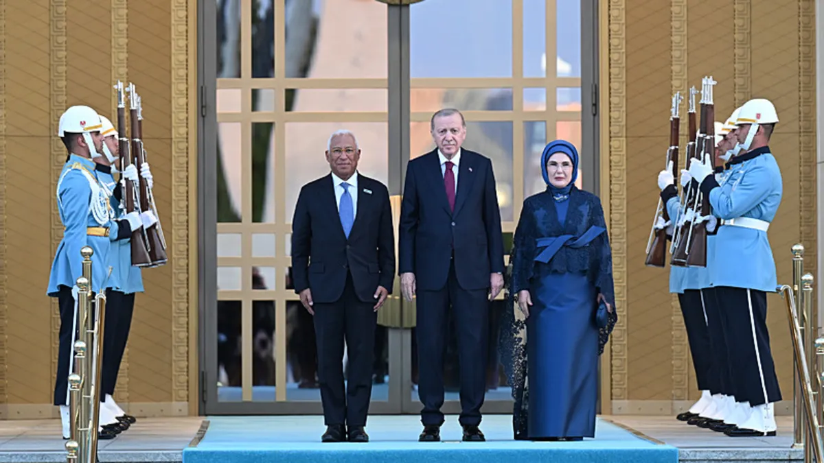 Külliye'de tarihi NATO resepsiyonu: Erdoğan çifti liderleri karşıladı haber görseli