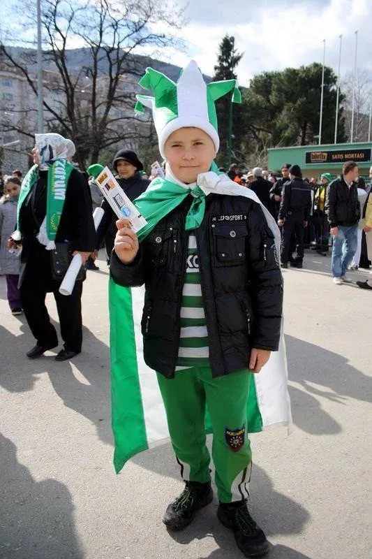 Bursaspor tribünlerinden ilginç pankartlar