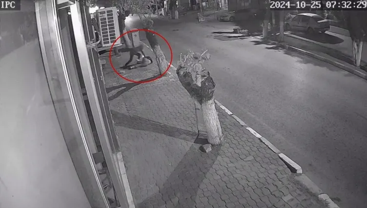 İzmir’de dehşet dolu anlar: Takıntı haline getirdiği genç kadını boynundan bıçakladı!
