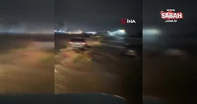 BAE’yi sel vurdu: Onlarca araç selde mahsur kaldı | Video